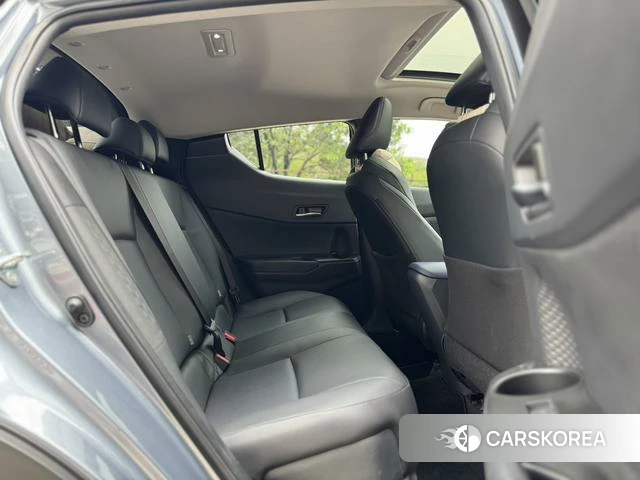 Toyota C-HR id 4263754 из Китая 17