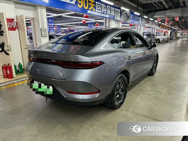 BYD Qin PLUS DM 2025 Темно-серый из Китая, фото 4
