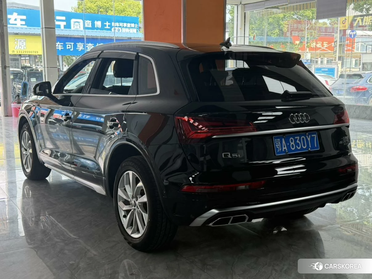 Audi Q5L 2021 Черный из Китая, фото 6