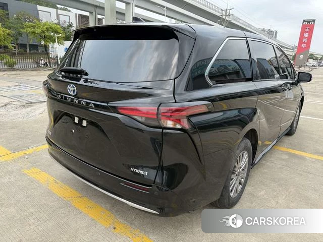 Toyota Saina 2023 Черный из Китая, фото 4