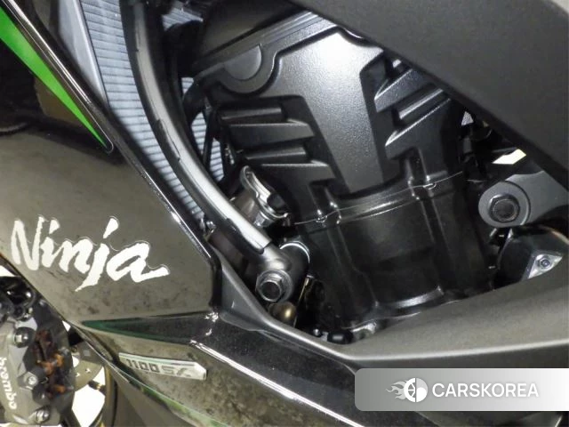 Engine photo