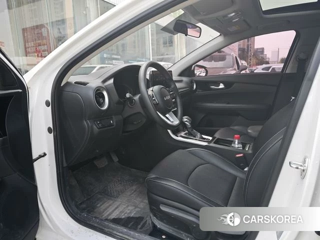Kia K3 2022 Белый из Китая, фото 6