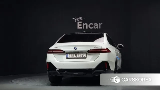 BMW 5 Series (G60) id 2993219 из Кореи 14