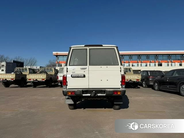 Toyota Land Cruiser 70 Series id 4263215 из Китая 11