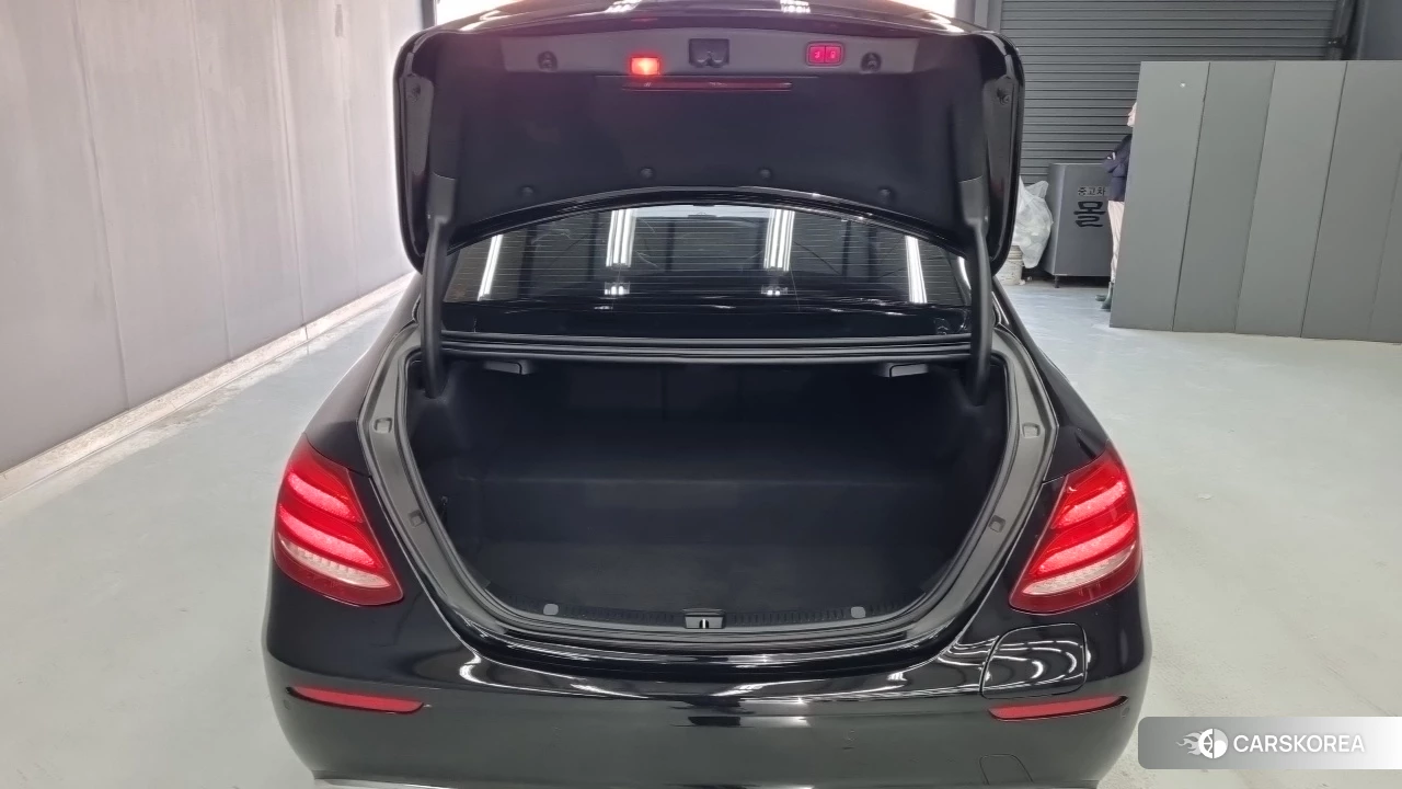 Mercedes-Benz E-Class W213 2019 Черный из Кореи, фото 6