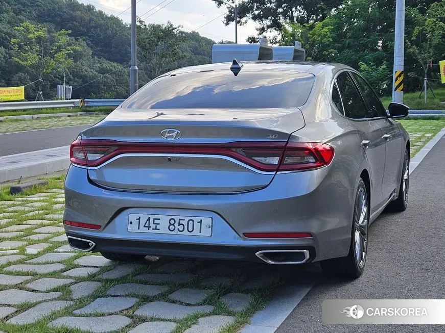 Hyundai Grandeur IG id 1901080 из Кореи 14