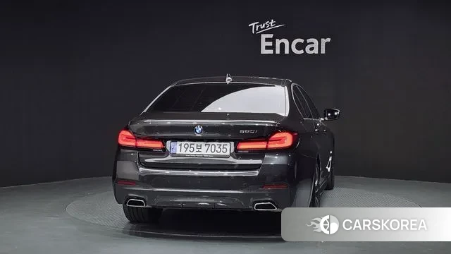 BMW 5 Series (G30) id 3437379 из Кореи 14