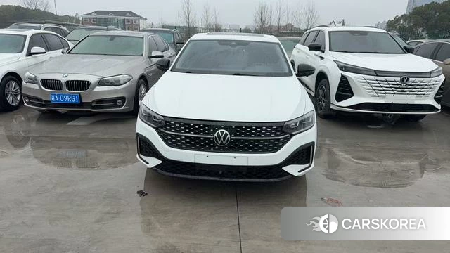 Volkswagen Lavida 2023 Белый из Китая, фото 4