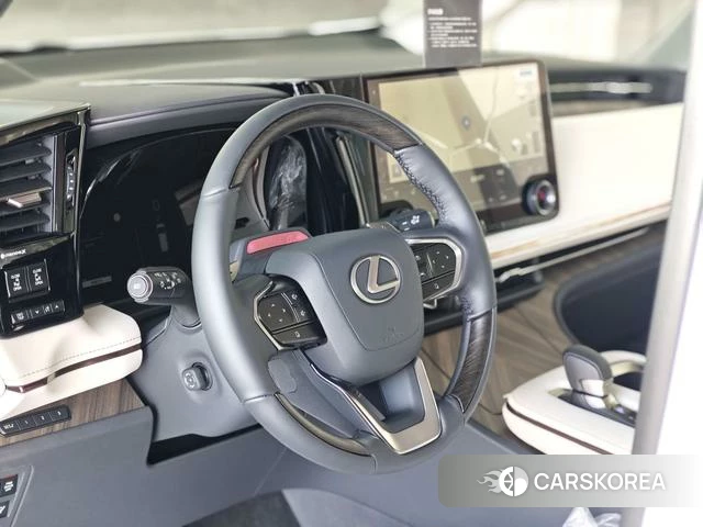 Lexus LM id 4307772 из Китая 16