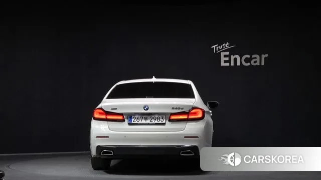 BMW 5 Series (G30) id 3428347 из Кореи 14