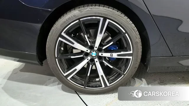 BMW 5 Series (G60) id 3757810 из Кореи 14