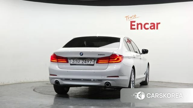 BMW 5 Series (G30) id 3924571 из Кореи 14