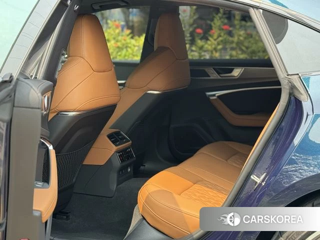 Audi A7L id 4261853 из Китая 10