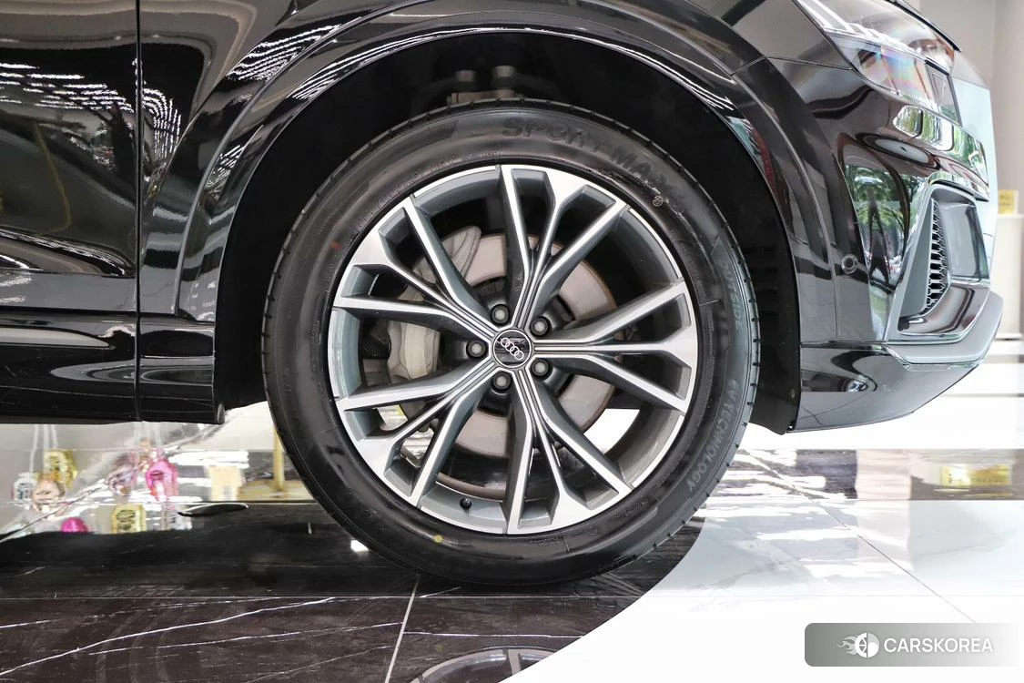Audi Q8 id 4452812 из Китая 34