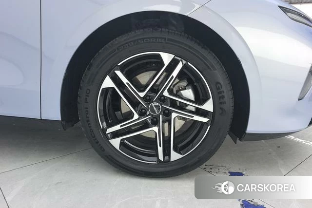 Roewe D7 EV id 4212511 из Китая 11