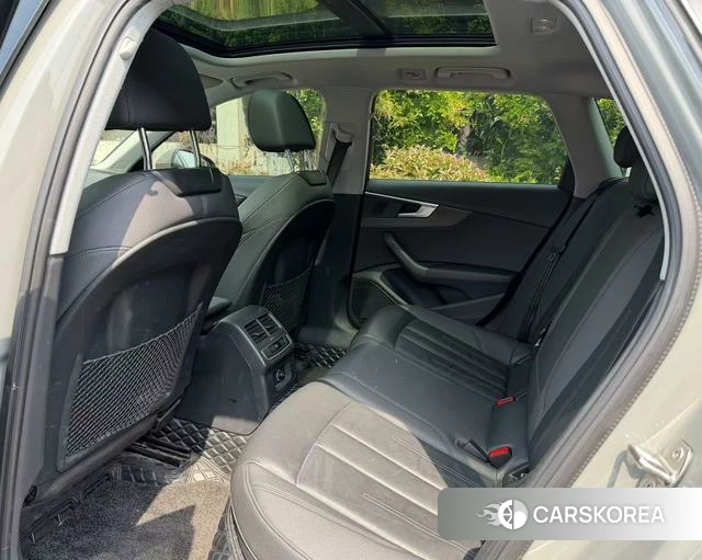 Audi A4 (import) 2021 Темно-серый из Китая, фото 4