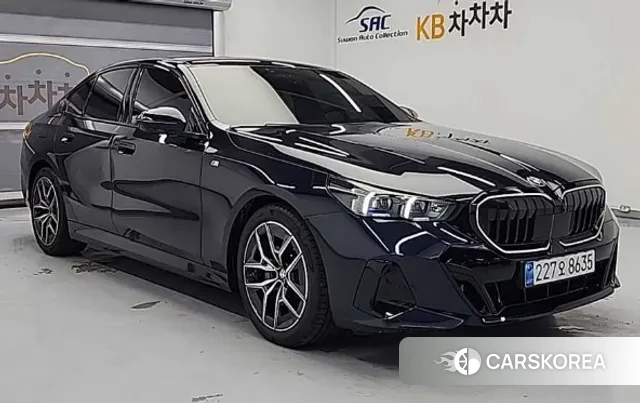 BMW 5 Series (G60) id 3576022 из Кореи 9