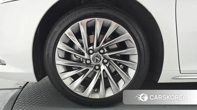 Lexus ES300h 7th generation id 4762342 из Кореи 30