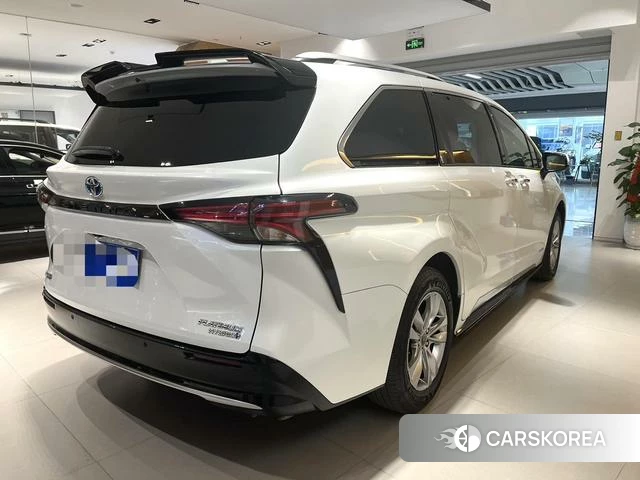 Toyota Saina 2023 Белый из Китая, фото 5