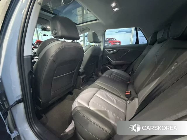 Audi Q2L 2023 Серебристо-серый из Китая, фото 4