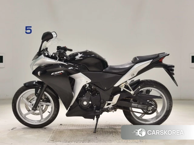 Проданный Honda CBR250R ABS 2011 из Японии, фото 2
