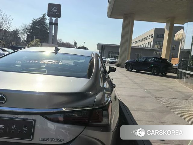 Lexus ES id 4274199 из Китая 11