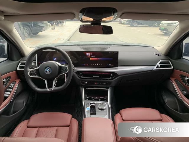 BMW i3 2025 Серебристо-серый из Китая, фото 4