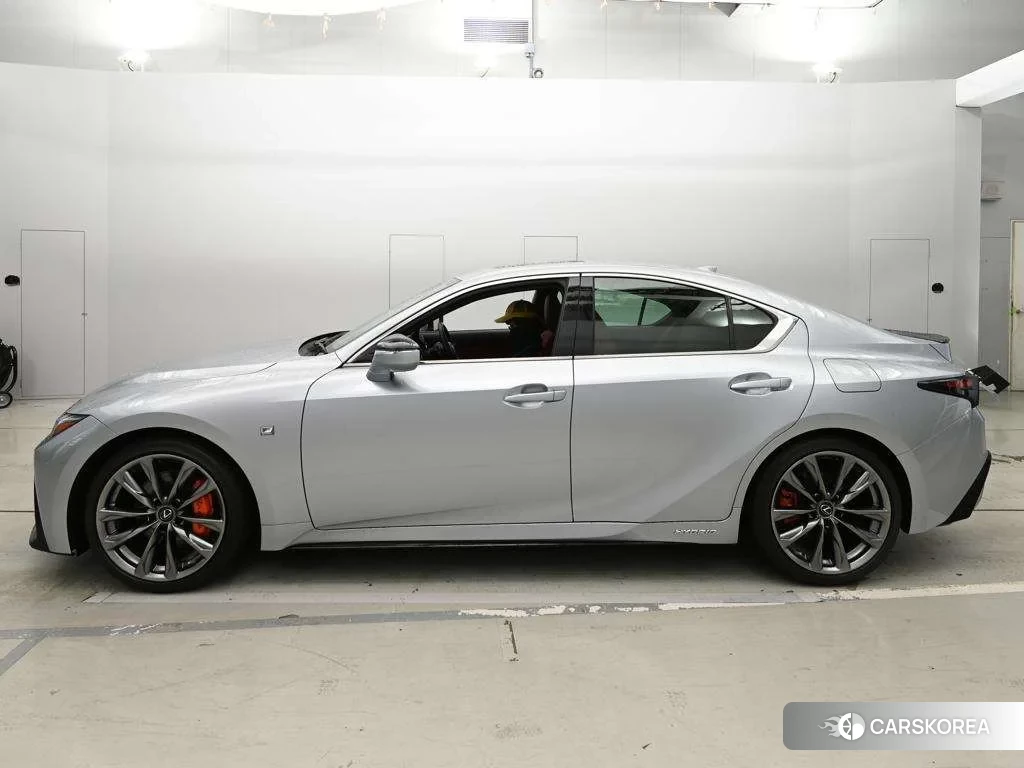 Lexus IS300h 2020 из Японии, фото 4
