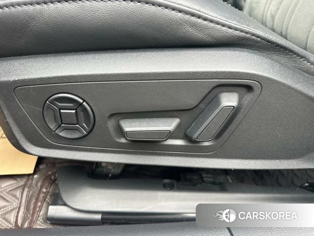 Audi A6L id 4278789 из Китая 18