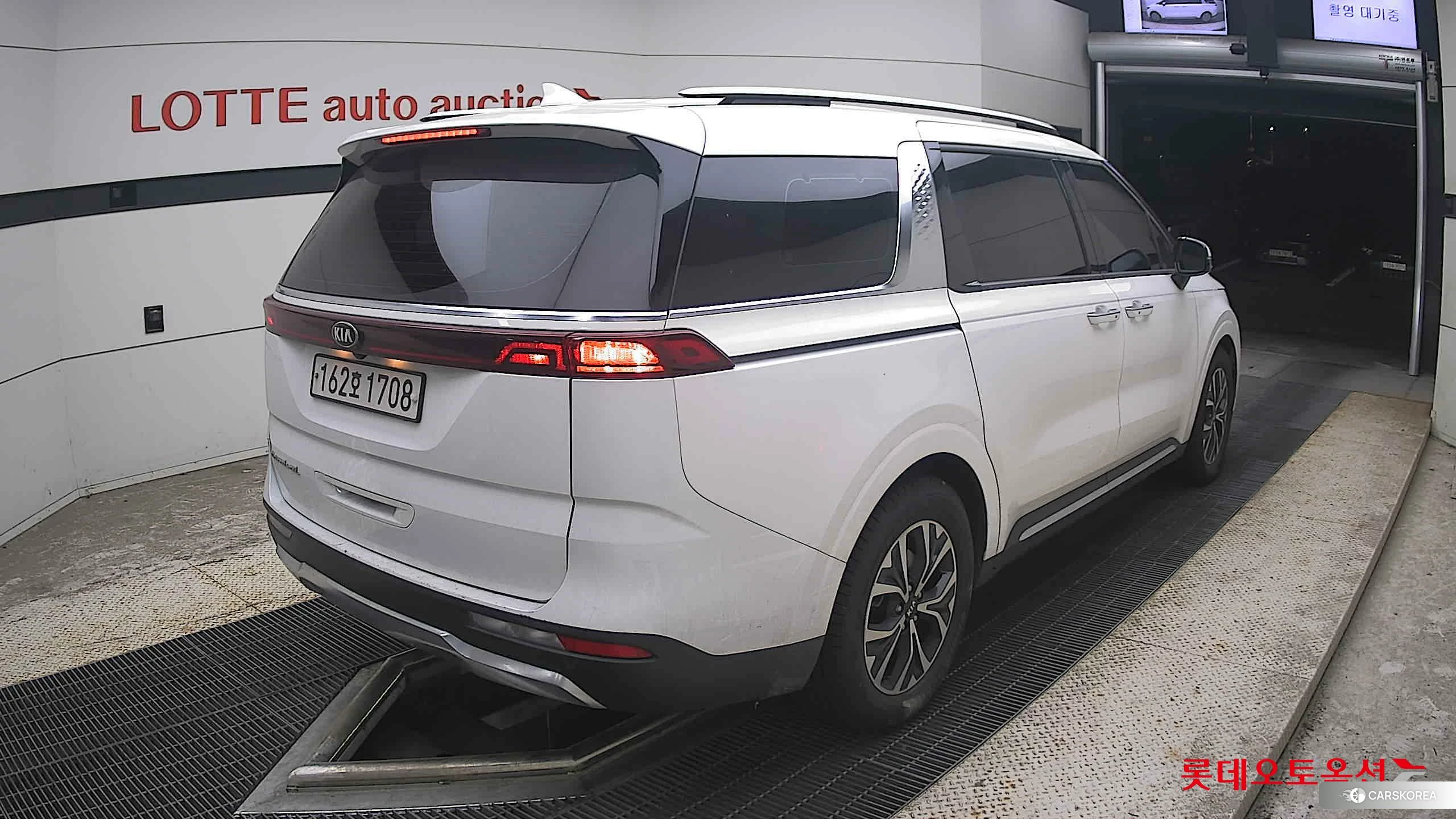 Kia Carnival id 4902373 из Кореи 32