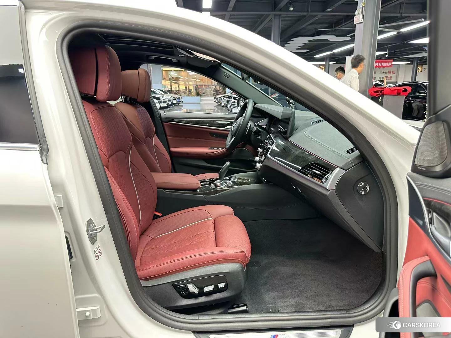 BMW 5 series 2022 Белый из Китая, фото 4