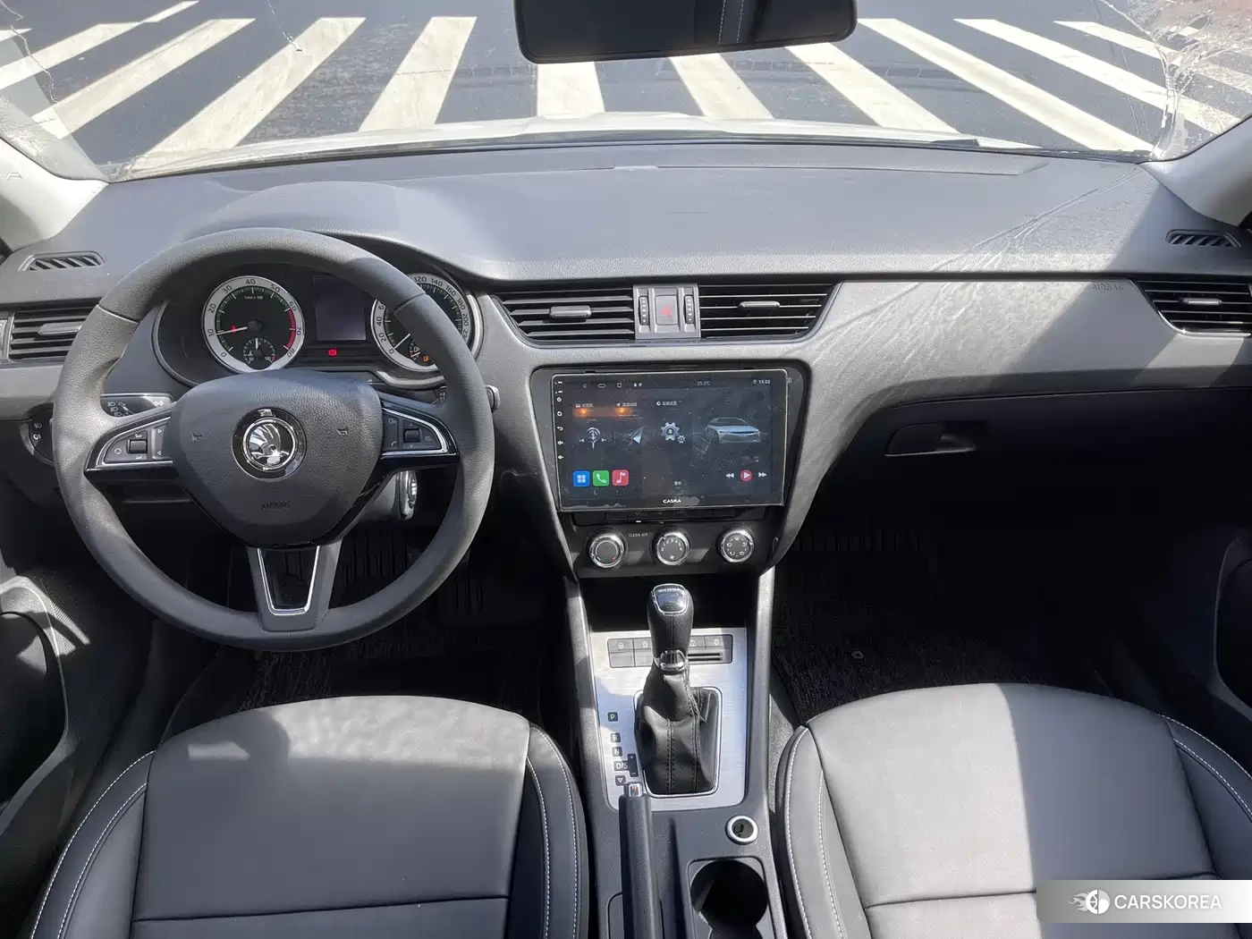 Skoda Octavia 2022 Белый из Китая, фото 4
