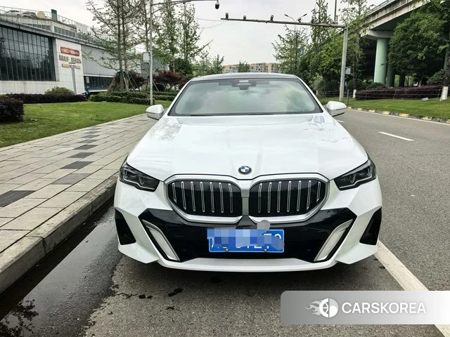 BMW 5 series 2024 Белый из Китая, фото 4