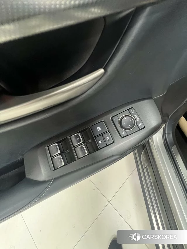 Lexus NX id 4277219 из Китая 19