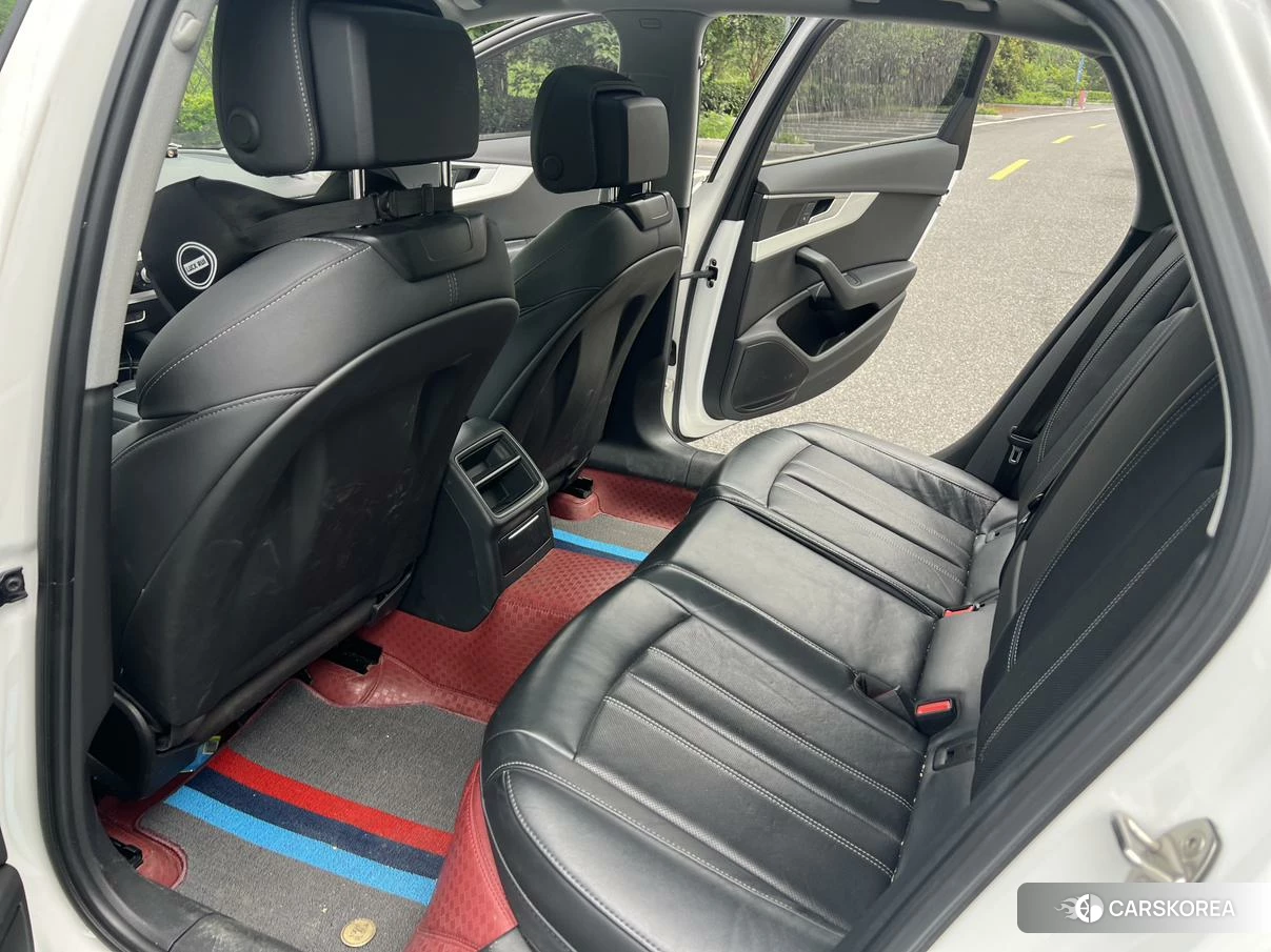 Audi A4L 2021 Белый из Китая, фото 4