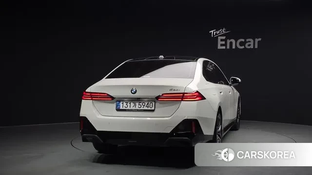 BMW 5 Series (G60) id 3695933 из Кореи 14