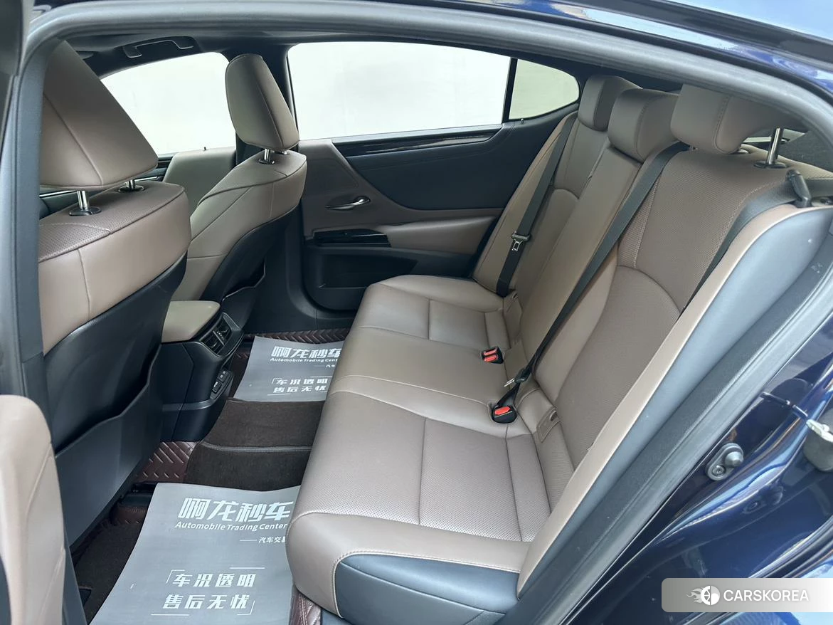 Lexus ES id 4479266 из Китая 17
