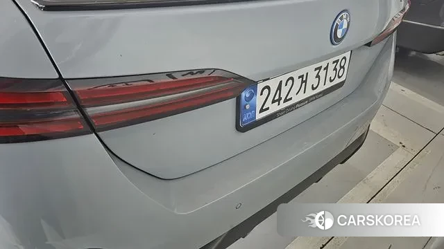 BMW 5 Series (G60) id 3619897 из Кореи 9