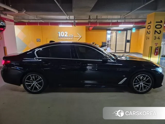 BMW 5 Series (G30) 2023 Черный из Кореи, фото 4