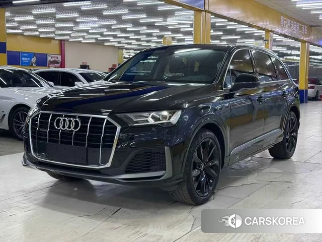 Audi Q7 2023 Черный из Китая, фото 4