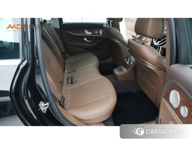 Mercedes-Benz E-class 2023 Черный из Китая, фото 4
