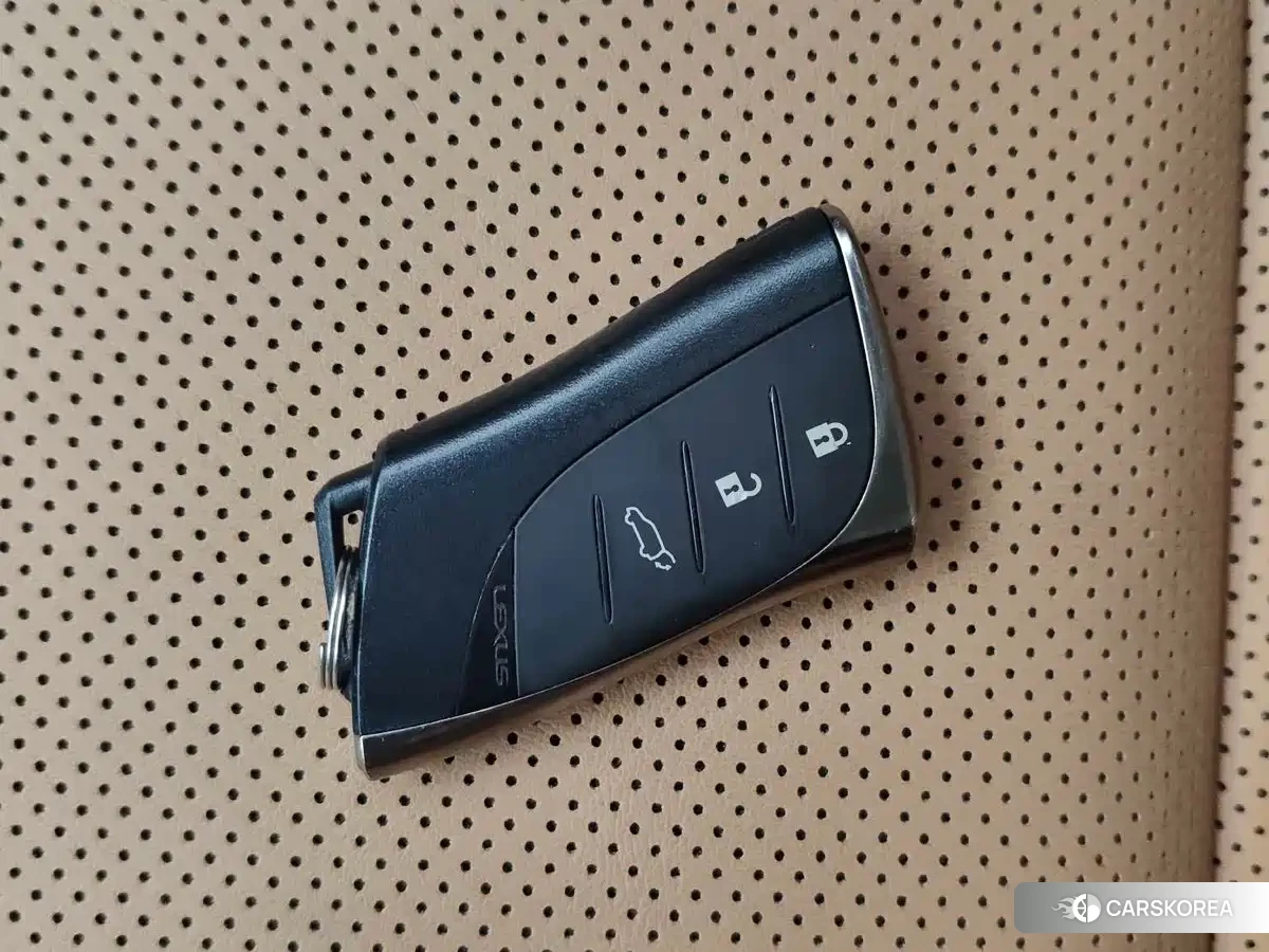 Lexus RZ id 4599753 из Китая 13