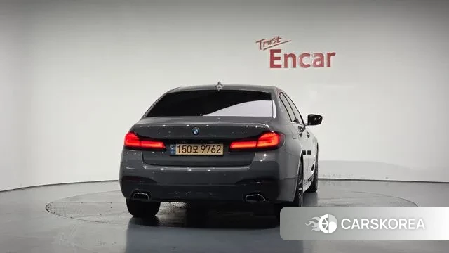 BMW 5 Series (G30) id 3225726 из Кореи 14