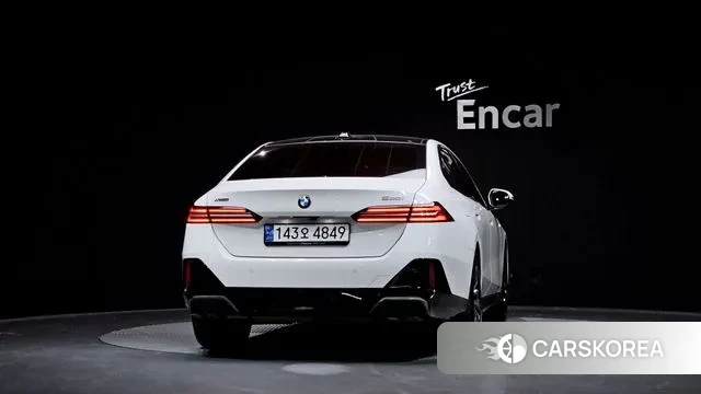 BMW 5 Series (G60) id 3565802 из Кореи 14