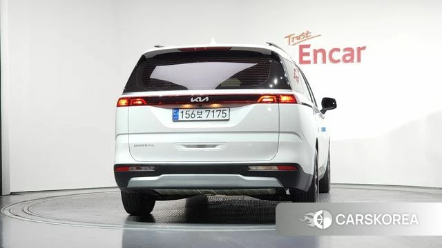 Kia Carnival 4th generation id 4230503 из Кореи 24