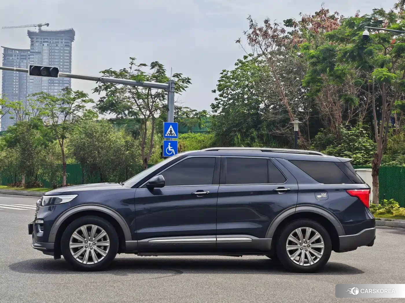 Ford Explorer 2022 Синий из Китая, фото 4