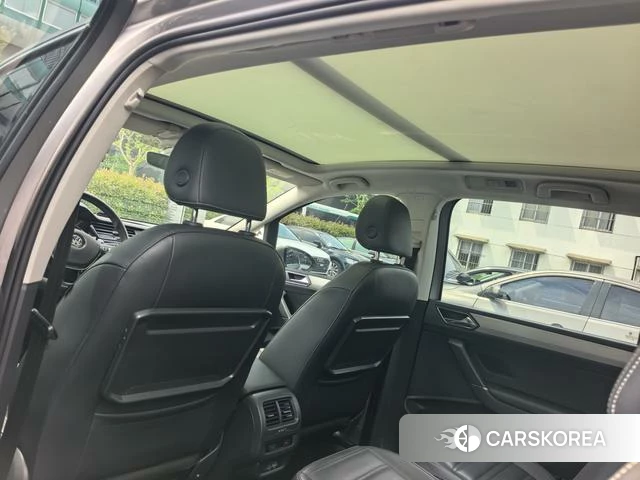 Volkswagen Touran L id 4276248 из Китая 15