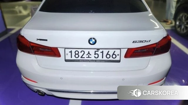 BMW 5 Series (G30) 2018 Белый из Кореи, фото 5