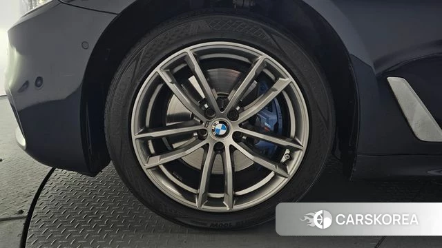 BMW 5 Series (G30) id 3894233 из Кореи 14