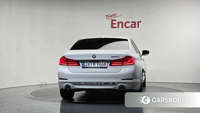 BMW 5 Series (G30) id 4304775 из Кореи 31